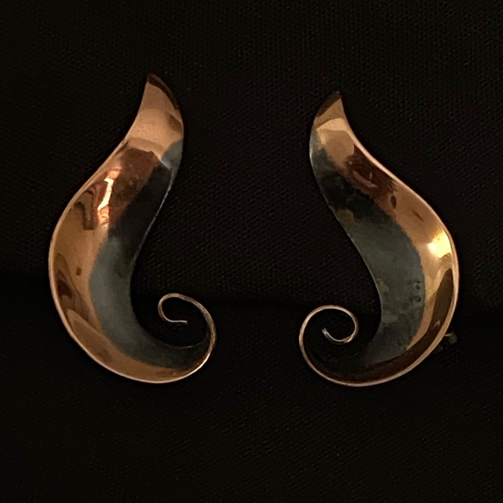 Vintage Copper Bell Clip On Swirl Earrings.